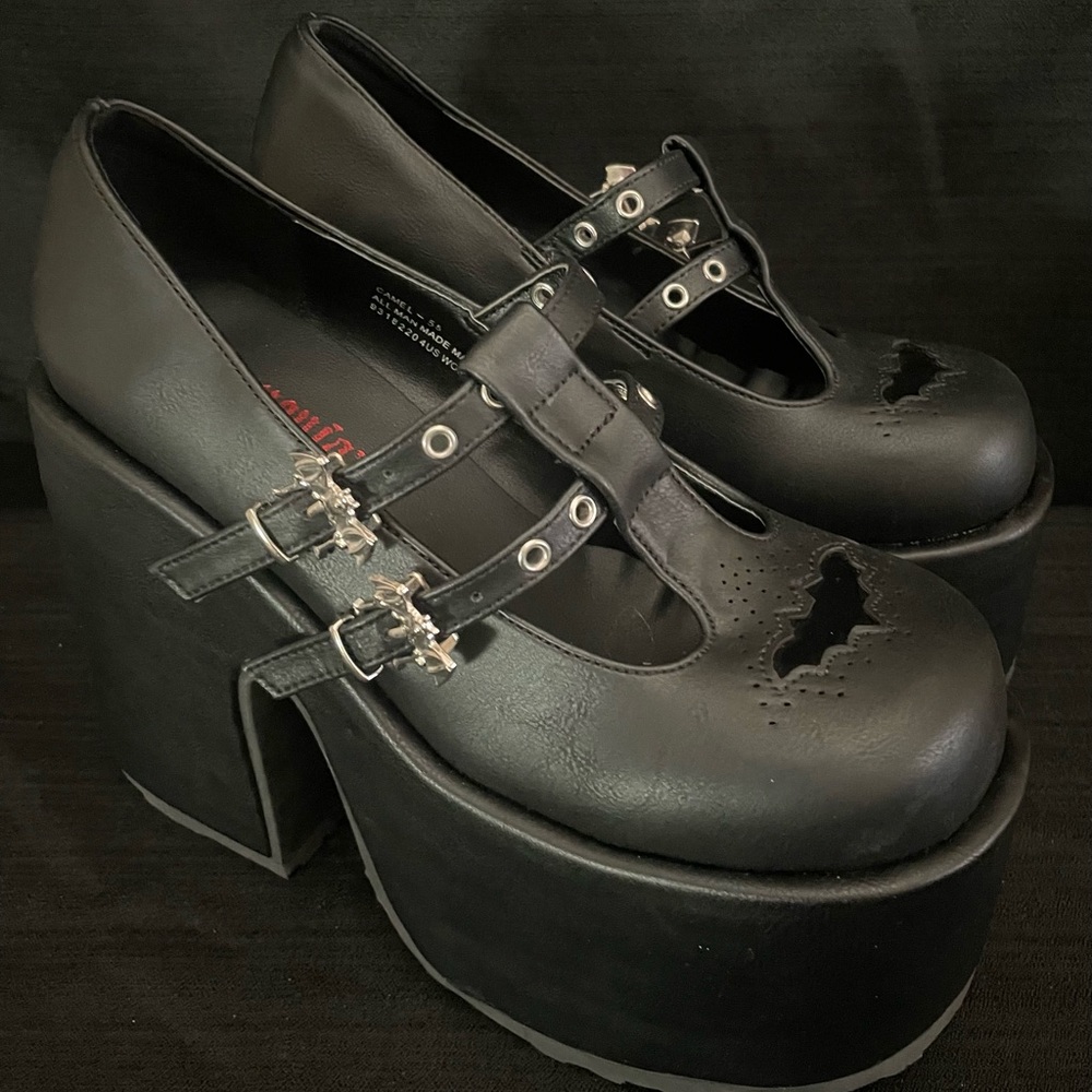 Demonia Camel 55 Bat Buckle Goth Platform Maryjane Shoes Womens Size 7